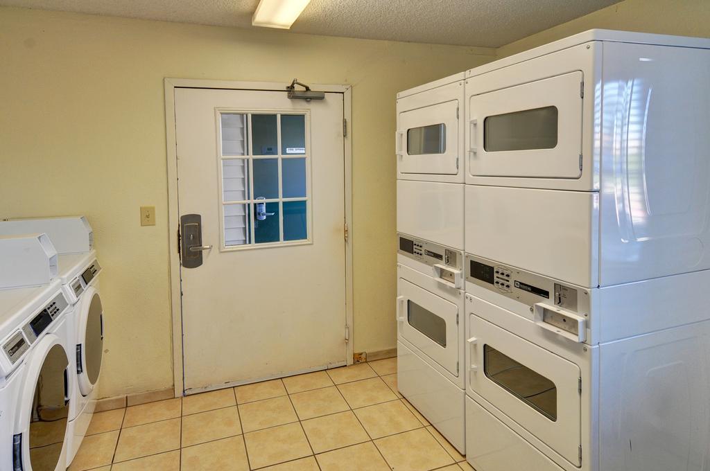 Intown Suites Extended Stay Houston Tx - Hobby Airport Exterior photo